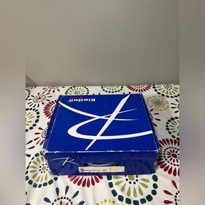 Riedell R3 Cayman Indoor Roller Skates Size: 8